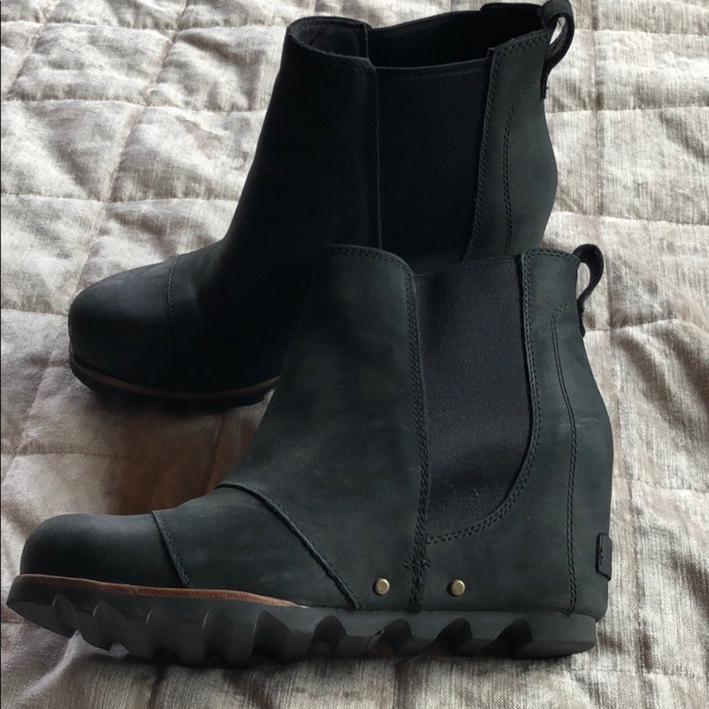 Sorel Black Booties. NWOT